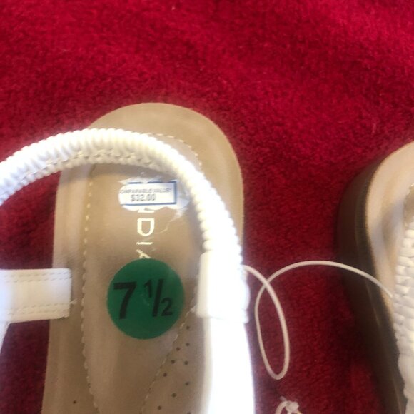 Andiam Floral Thong Strappy Sandal White Women’s Size 7 1/2 - Picture 3 of 4